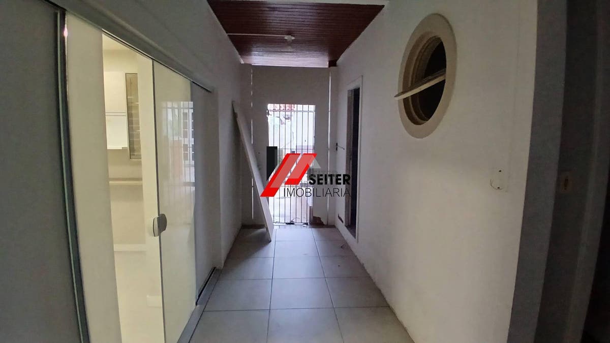 Casa a venda na agronomica