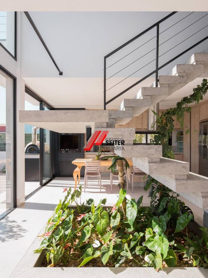 Casa à venda com 4 dormitórios no Campeche Florianópolis
