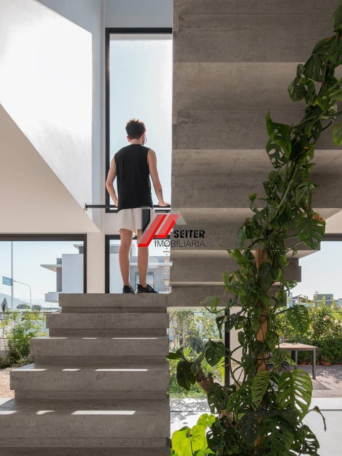Casa à venda com 4 dormitórios no Campeche Florianópolis