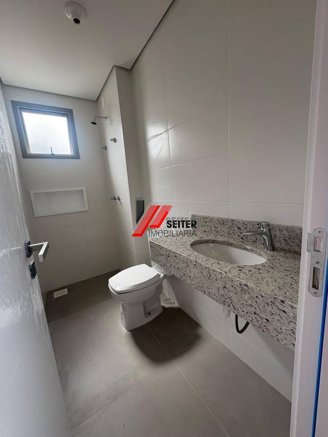 Apartamento novo de 3 dormitorios a venda proximo da UFSC no bairro Carvoeira