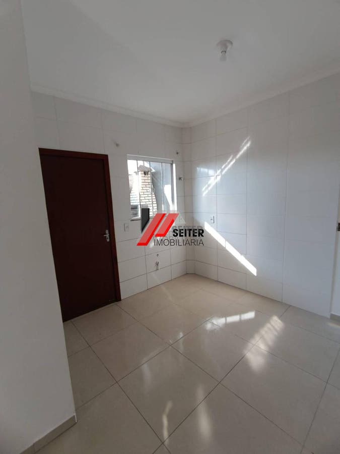 Apartamento térreo de 2 dormitórios à venda na praia do Campeche em Florianópolis