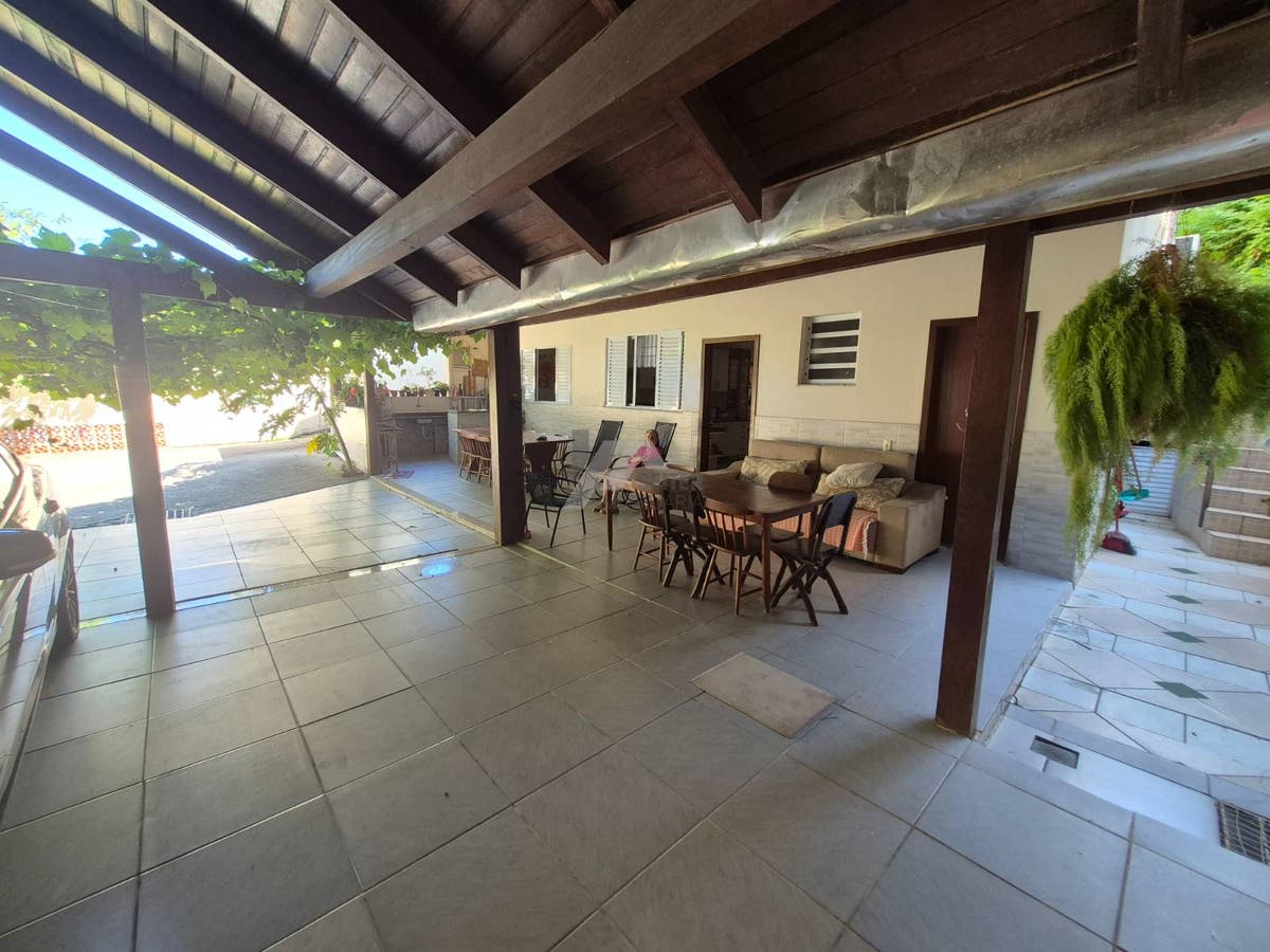 Casa a venda na Trindade com 5 dormitórios Florianópolis