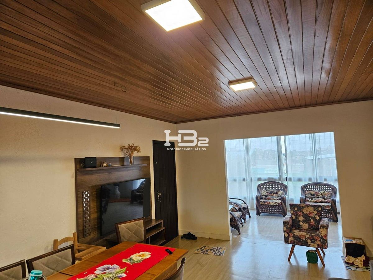 Casa Á Venda