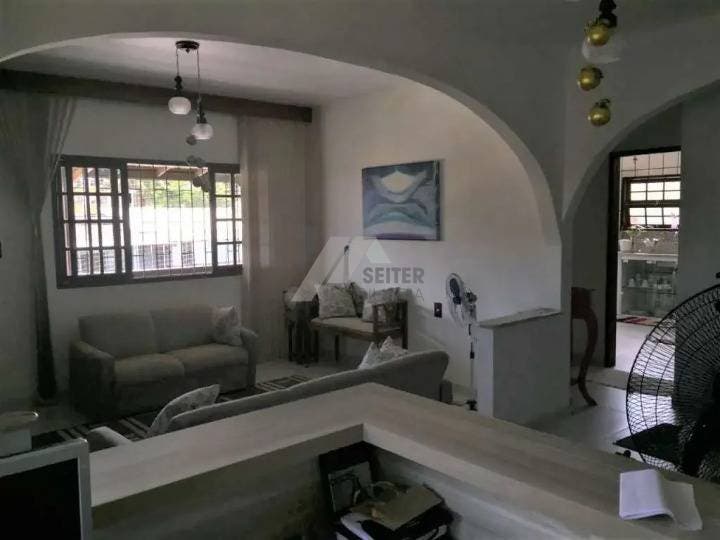 Casa 3 dormitórios com suite à venda Itacorubi Florianópolis