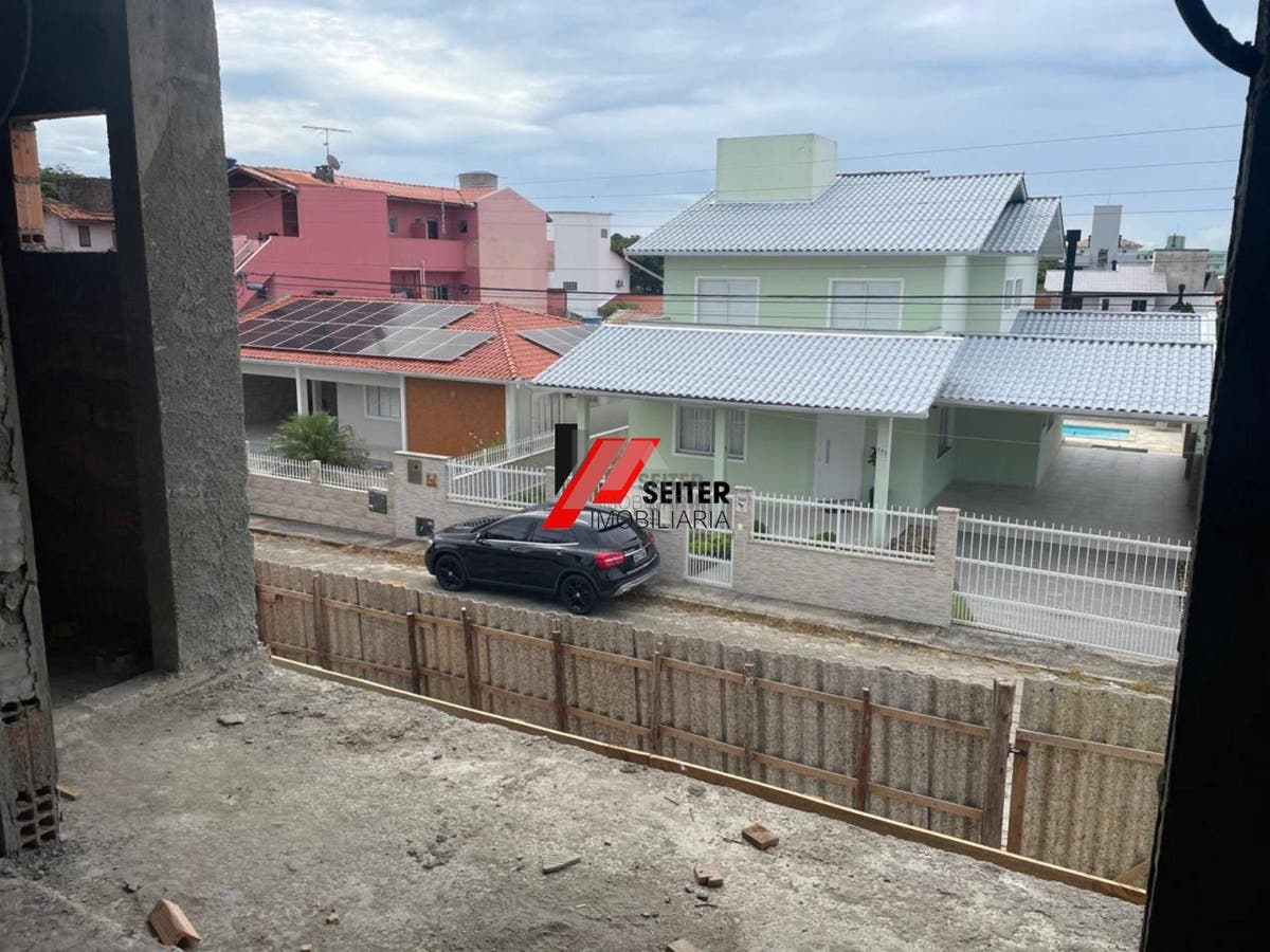 Casa Duplex com 3 quarto sendo 1 suíte à venda na praia dos Ingleses em Florianópolis