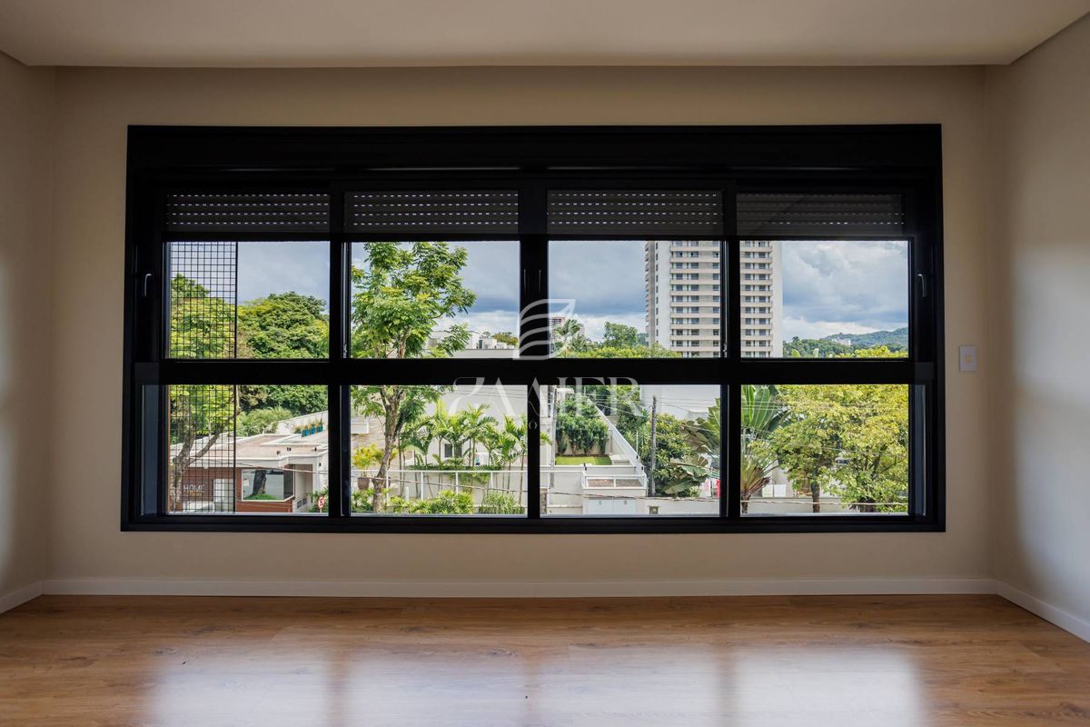 Sobrado com 3 quartos, América - Joinville