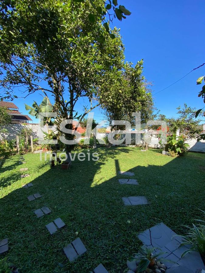Casa com 03 Quartos e 04 Vagas de Garagem Amizade - Jaraguá do Sul