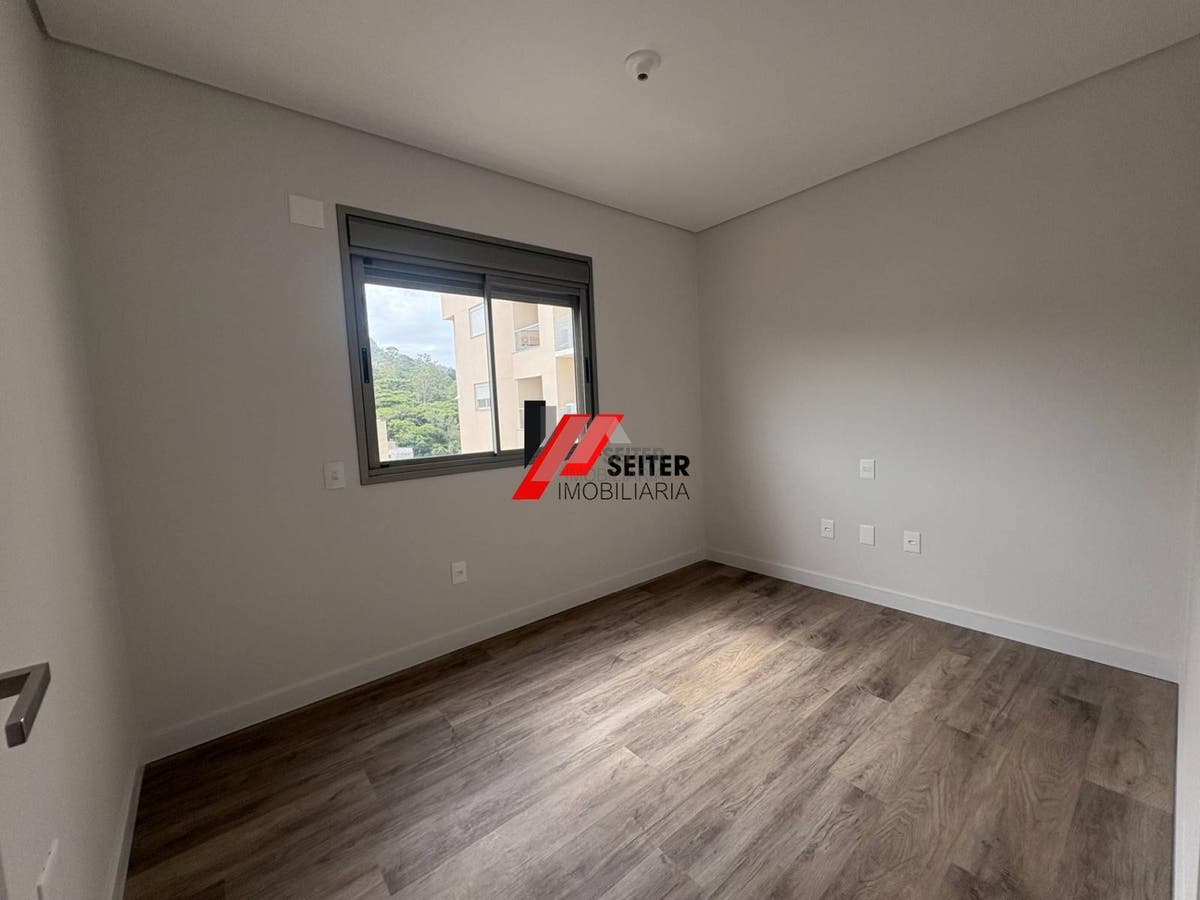 Apartamento novo de 3 dormitorios a venda proximo da UFSC no bairro Carvoeira