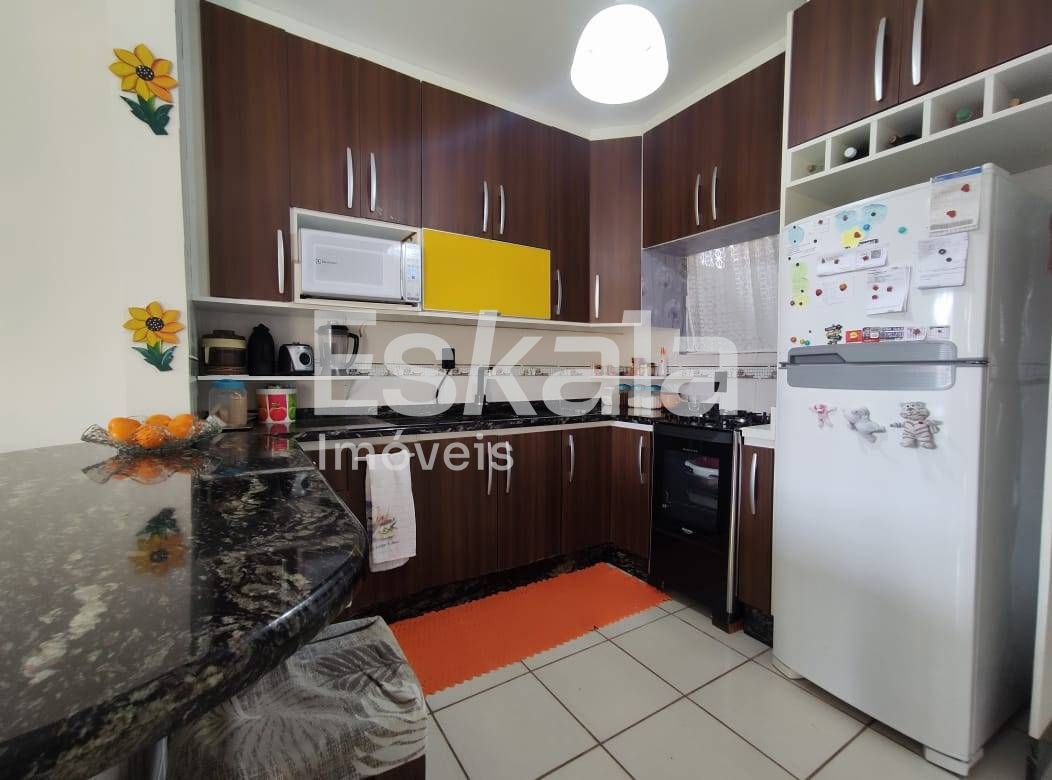 Casa semi-mobiliada com 01 suíte + 01 quarto ilha da figueira - guaramirim