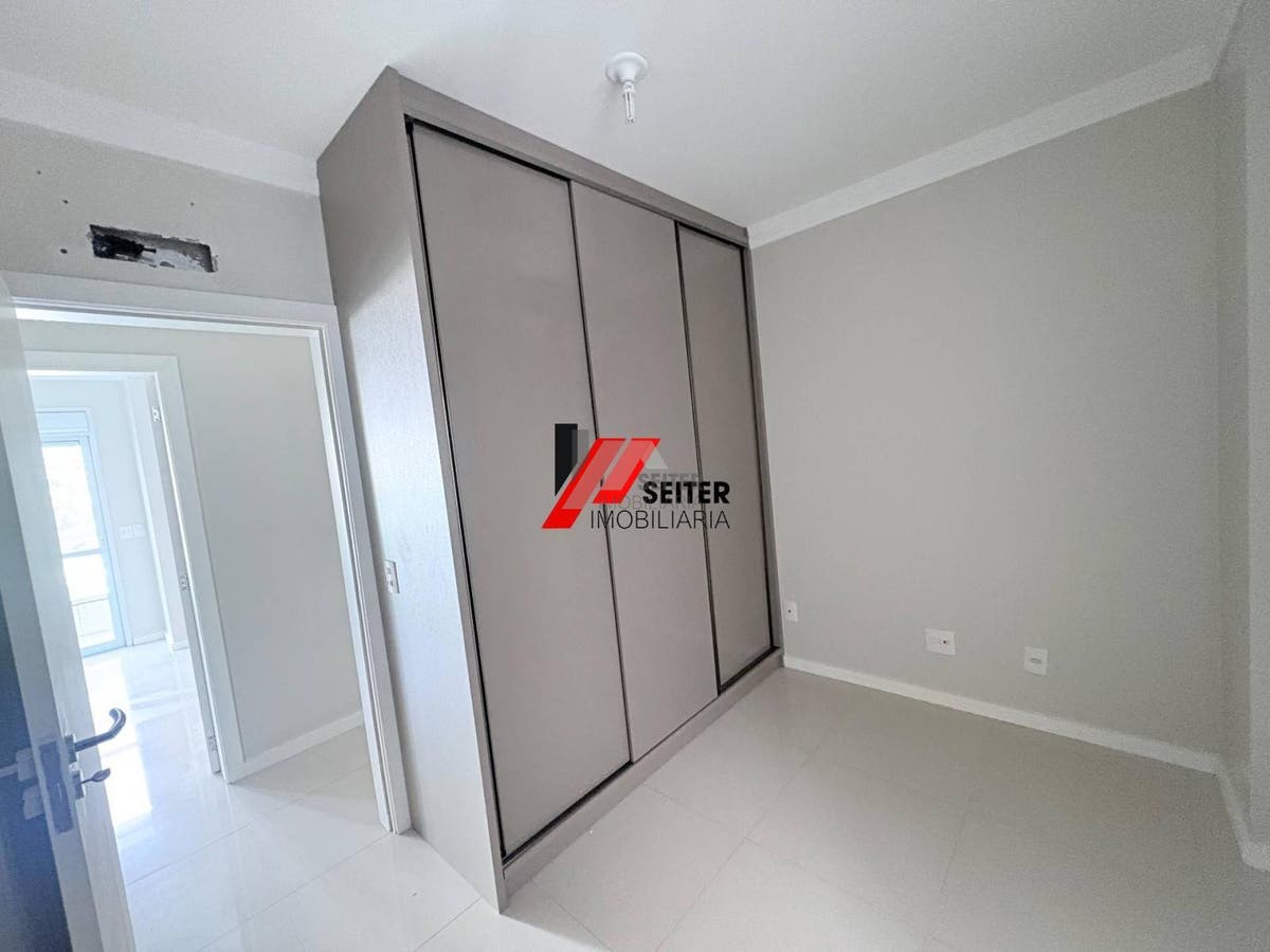 Apartamento de 4 dormitorios com suite para alugar Tom Jobim Itacorubi