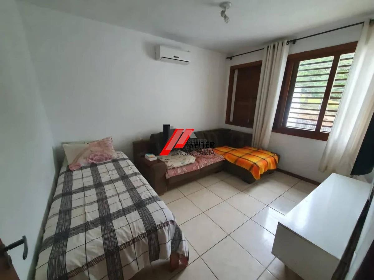 Casa à venda 350m² 6 dormitórios 2 suítes 3 vagas de garagem