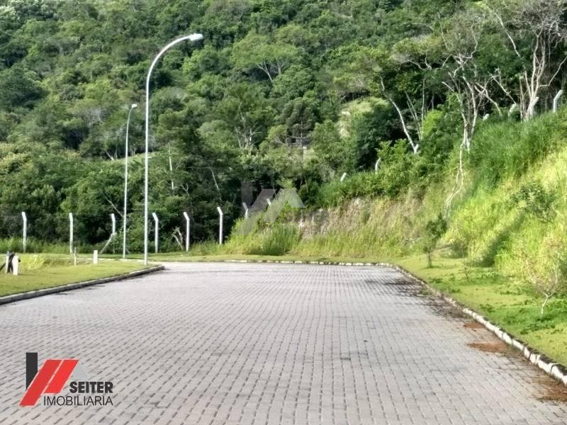 Terreno a Venda no Bairro Itacorubi em Florianópolis