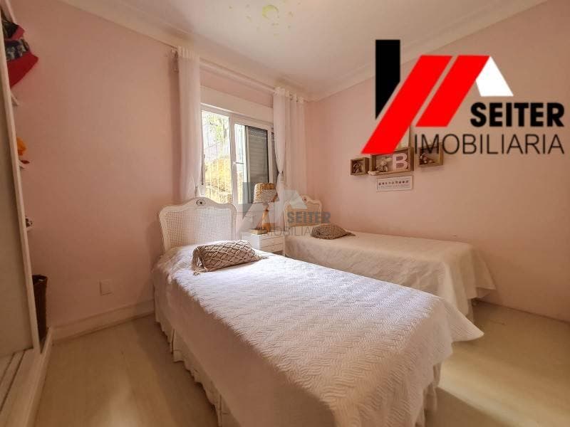 Apartamento de 3 dormitorios a venda Centro Florianopolis