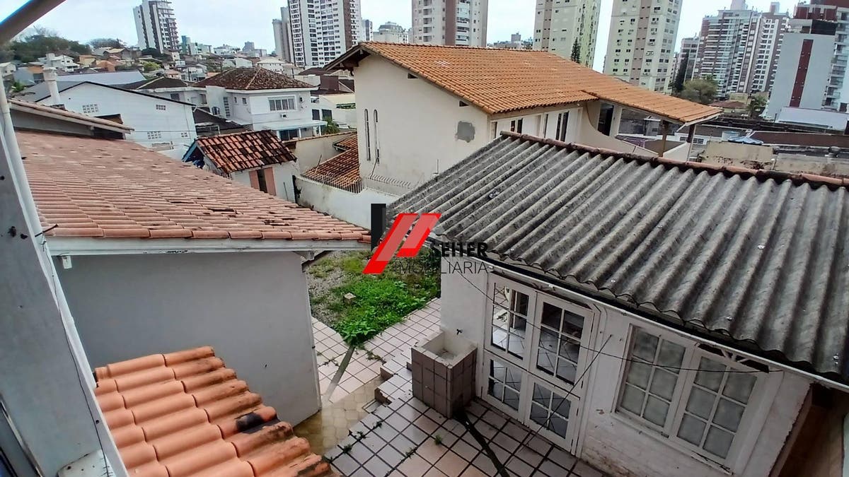 Casa a venda na agronomica
