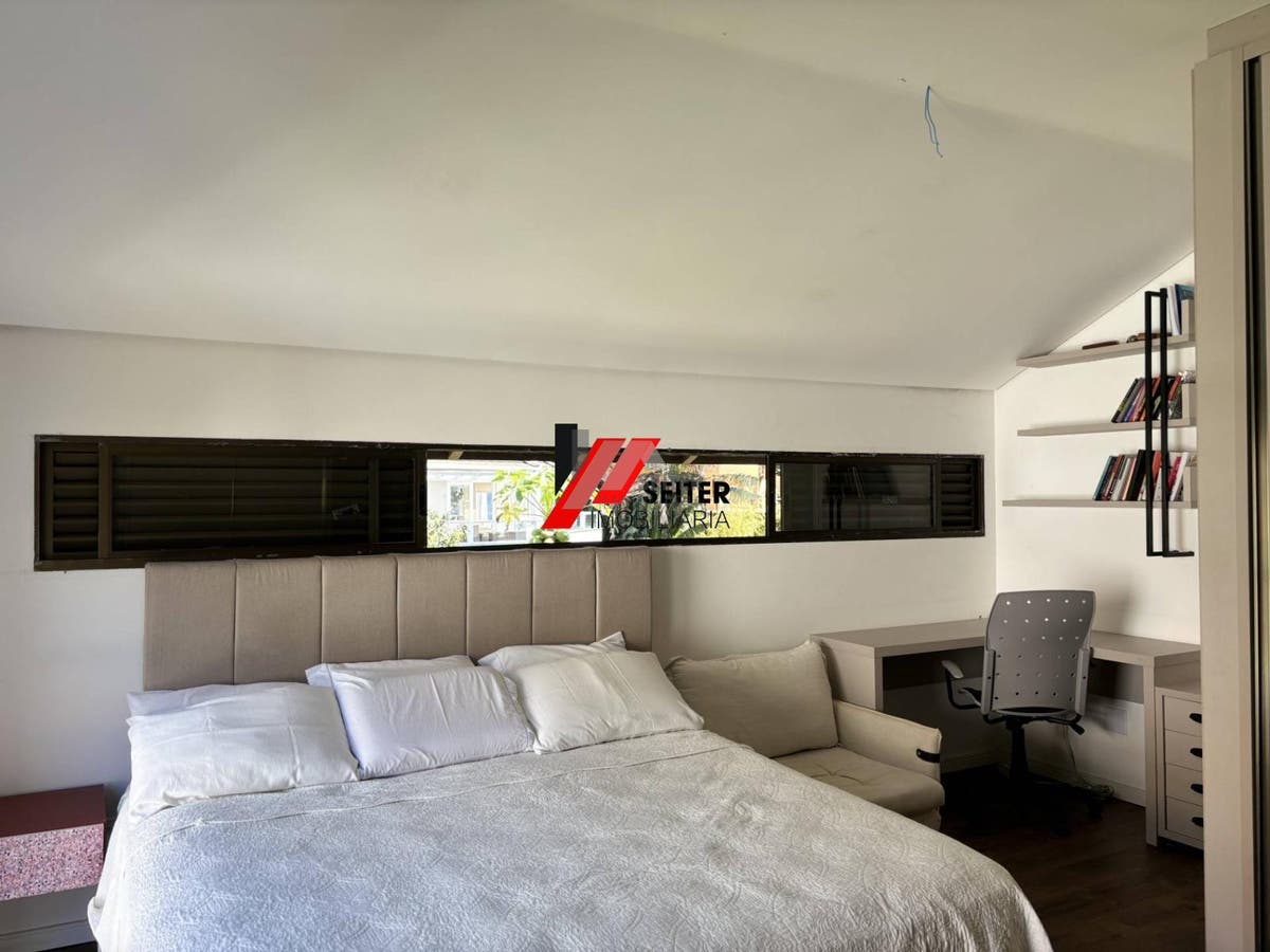 Casa à venda na beira da Lagoa em Florianópolis
