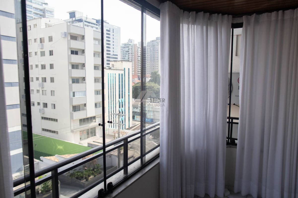 Apartamento com 3 quartos, Centro - Florianópolis