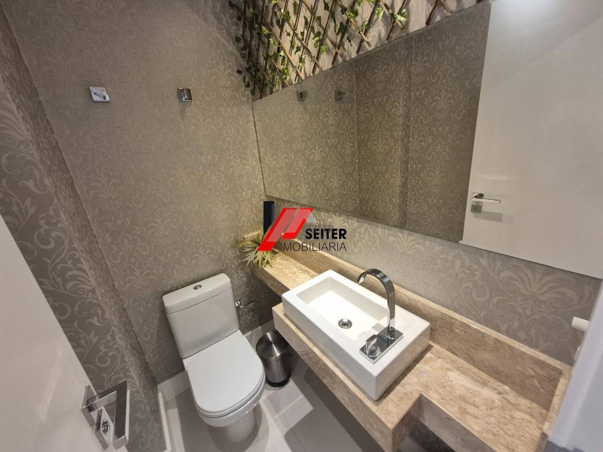 Apartamento de 2 dormitórios alto padrão para locação na Agronômica Florianópolis