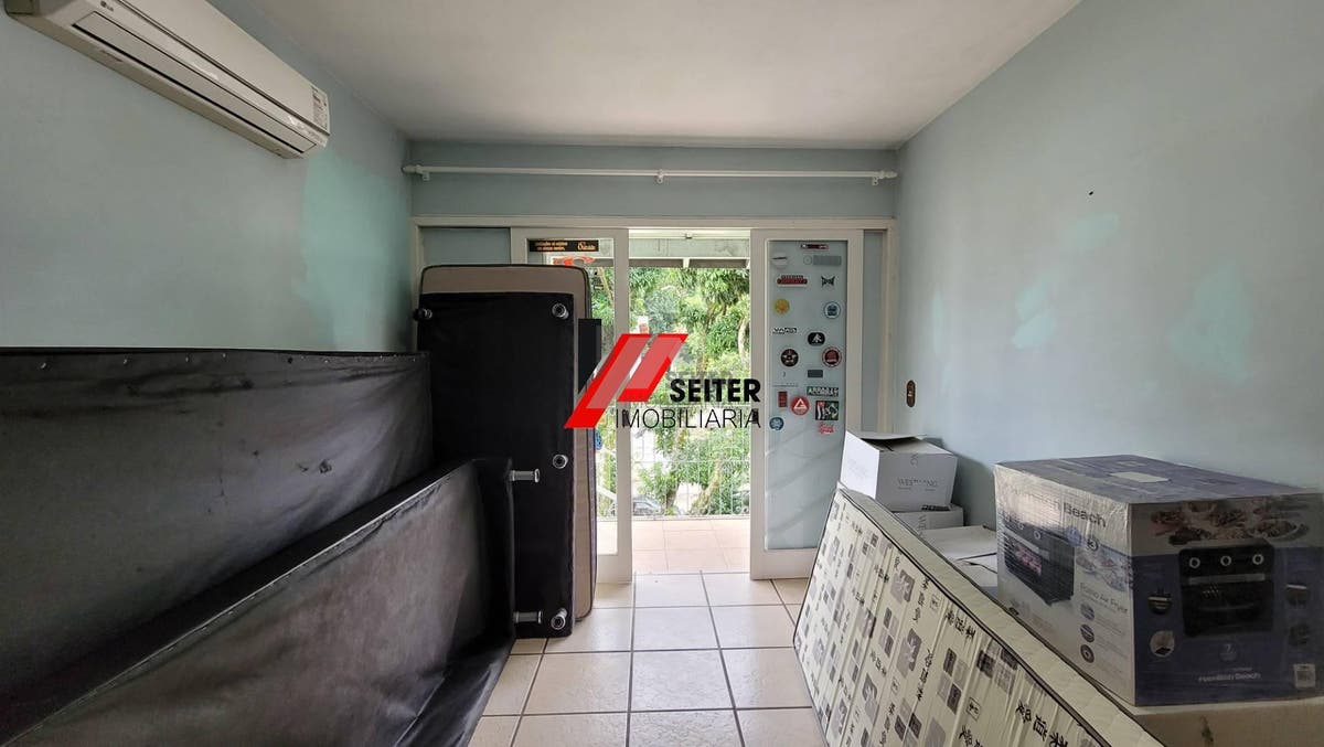 Casa com 4 quatro quartos para locação trindade florianópolis