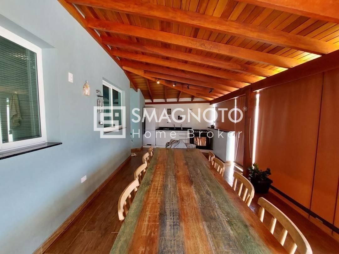 Vendo Sobrado no condomínio Aguas de São Pedro 3 suítes, piscina e excelente nível de acabamento!