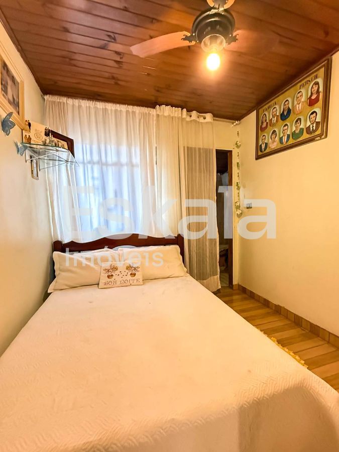Casa Residencial, Contendo 04 Dormitórios + 04 Vagas de Garagem, Barra do Rio Cerro