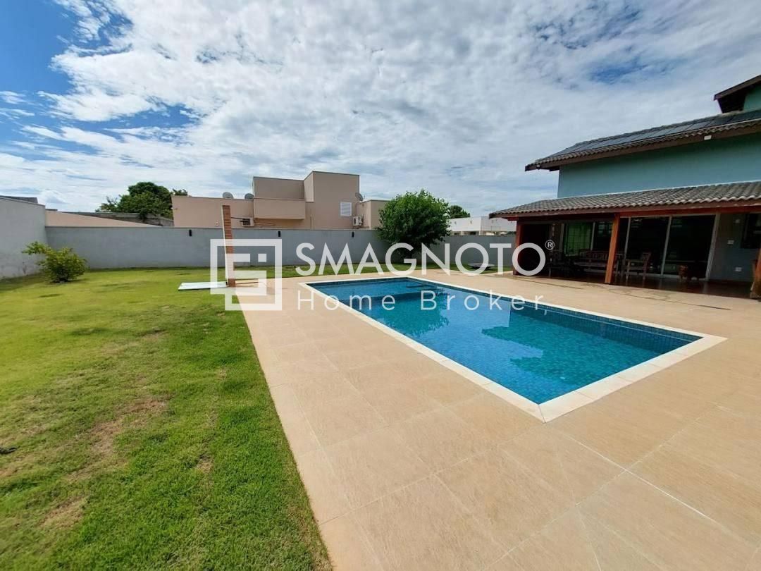 Vendo Sobrado no condomínio Aguas de São Pedro 3 suítes, piscina e excelente nível de acabamento!
