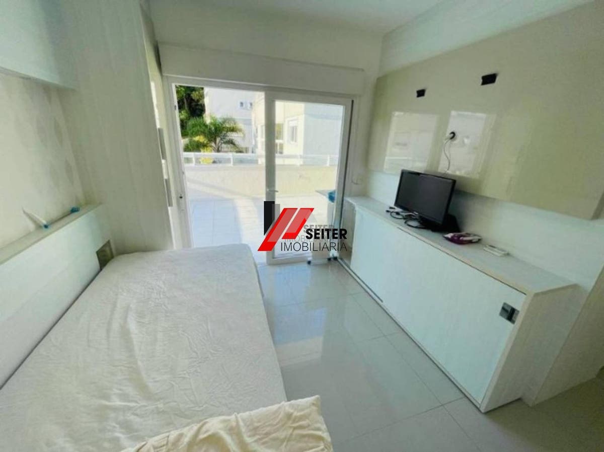 Cobertura 3 suites para alugar no Itacorubi Florianópolis