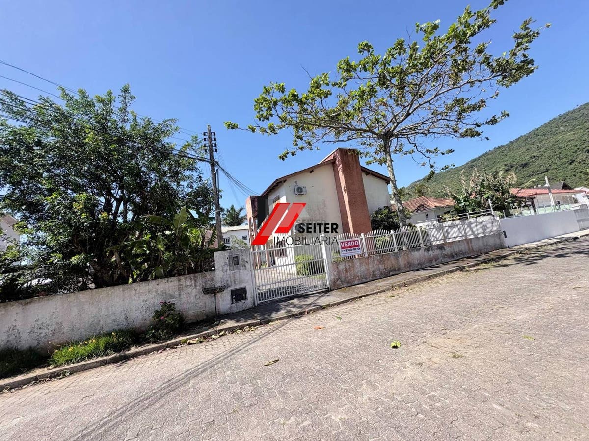 Terreno a venda com 5 apartamentos Cachoeira do bom Jesus Florianopolis