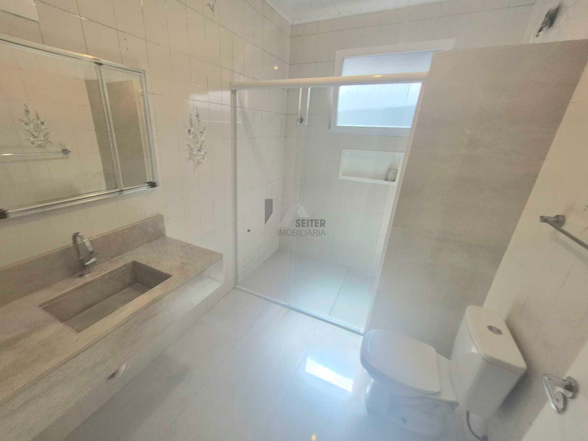 Casa de 4 quartos para alugar no Santa Monica Florianopolis