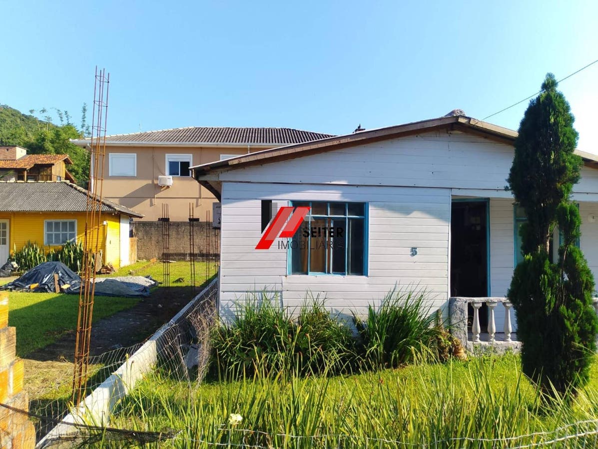 Terreno à venda na praia Morro das Pedras em Florianópolis