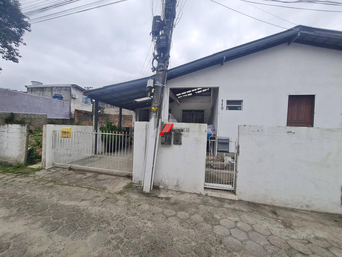 Excelente terreno à venda no bairro Córrego Grande em Florianópolis.