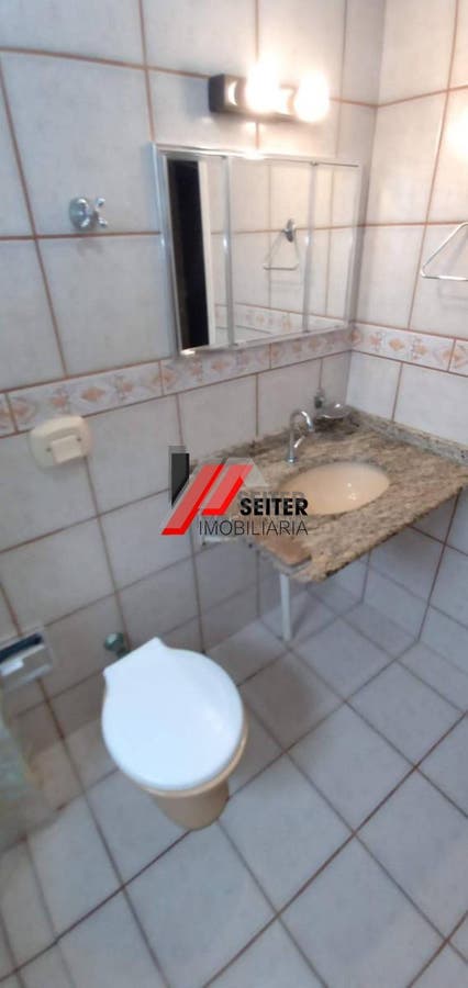 Casa à venda na praia do Santinho com terreno grande à500 metros do mar