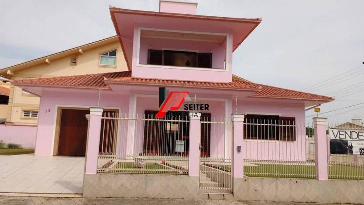 Casa a venda com 3 dormitórios em Santo amaro da imperatriz