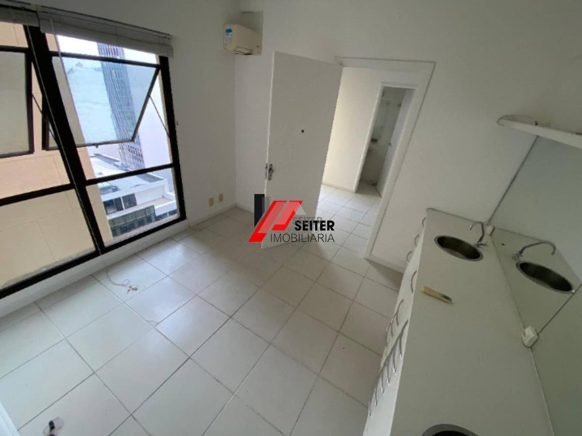 Sala comercial a venda no Centro de Florianópolis