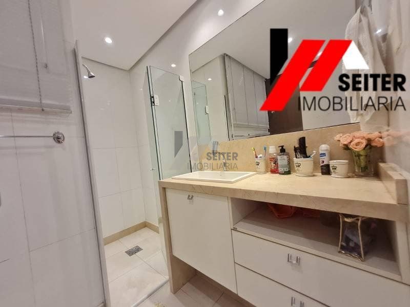 Apartamento de 3 dormitorios a venda Centro Florianopolis