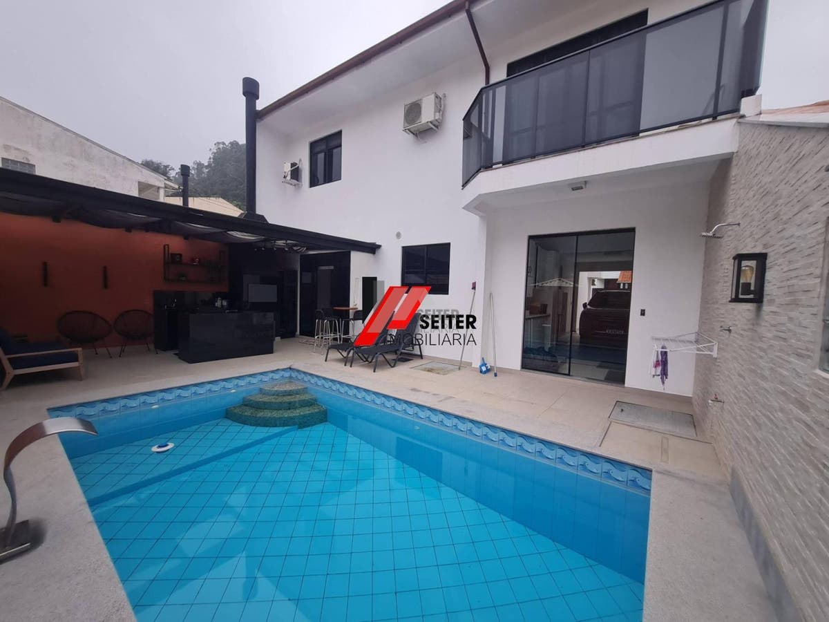 Casa de 4 dormitorios a venda Saco dos Limoes regiao central e proximo a UFSC