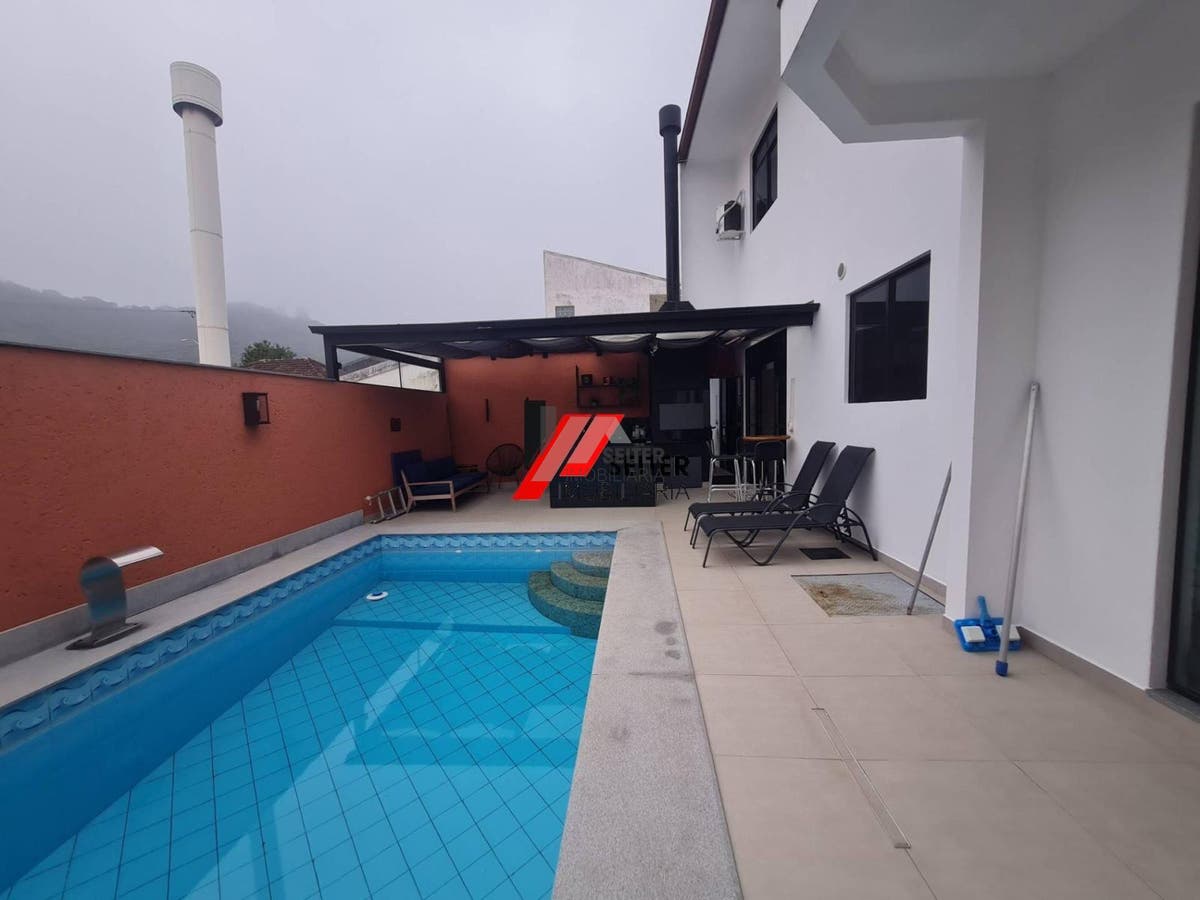 Casa de 4 dormitorios a venda Saco dos Limoes regiao central e proximo a UFSC