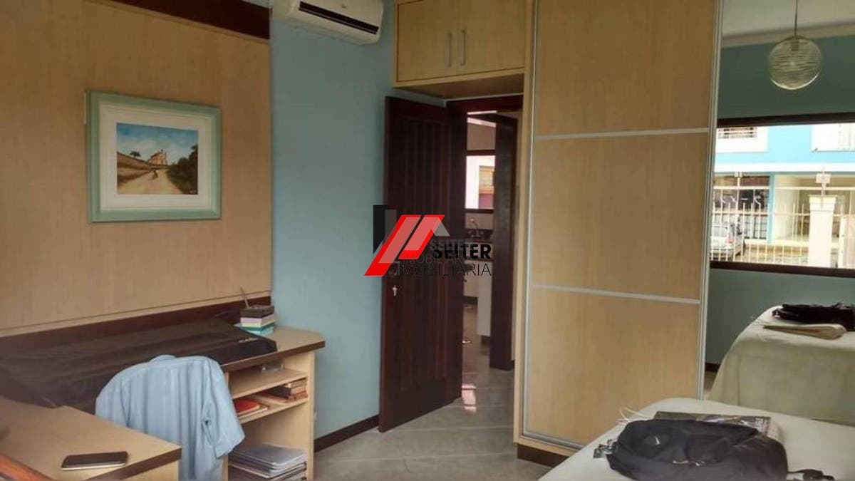 Casa a venda com 3 dormitórios em Santo amaro da imperatriz