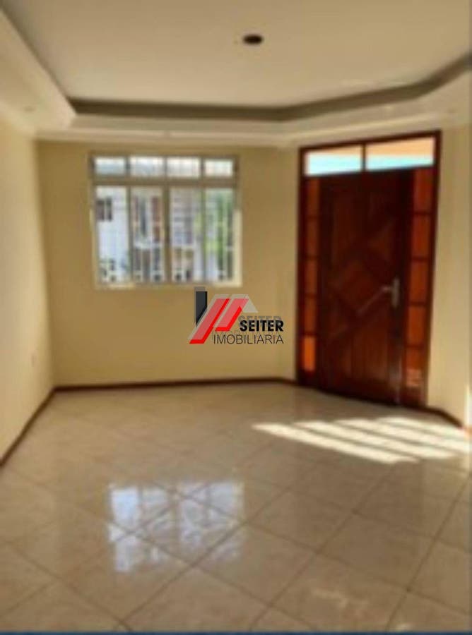 Casa com 3 Quartos Suíte e Edícula à Venda em Terreno de 200m2