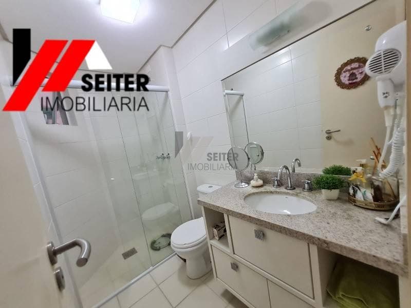 Apartamento a venda de 3 dormitorios Itacorubi Florianopolis