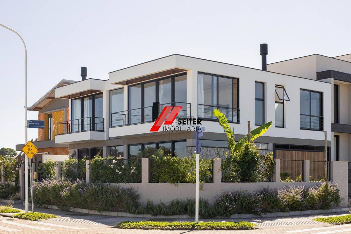 Casa à venda com 4 dormitórios no Campeche Florianópolis