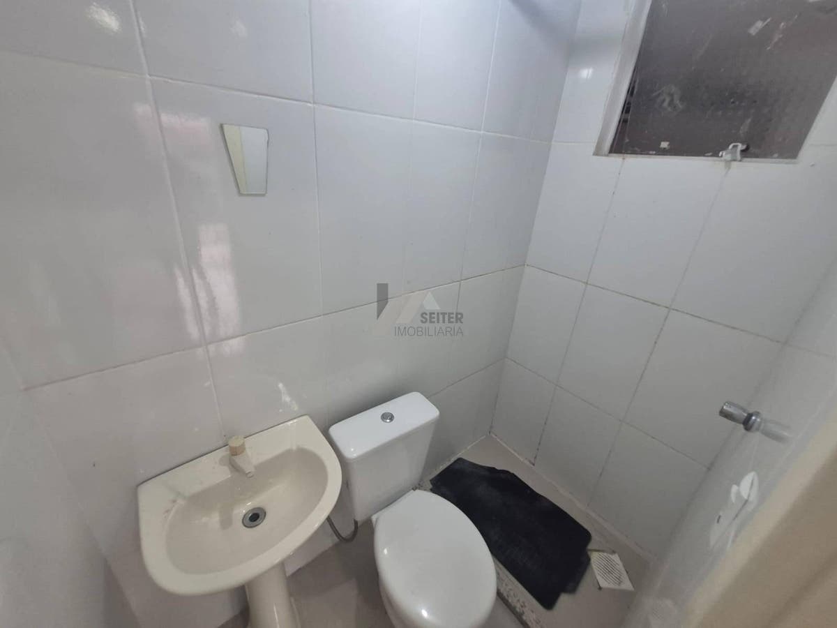 Ktinet com 1 quarto para alugar na trindade