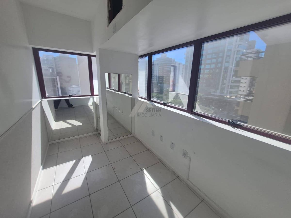 Sala comercial para locação centro de florianópolis rua dom jaime camara - foto 2