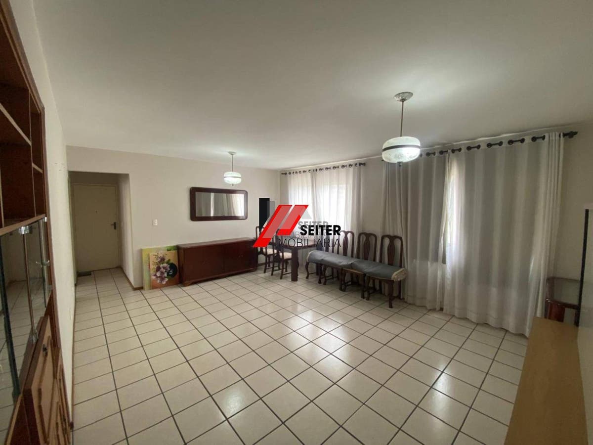 Apartamento com 3 dormitórios à venda no centro de Florianópolis