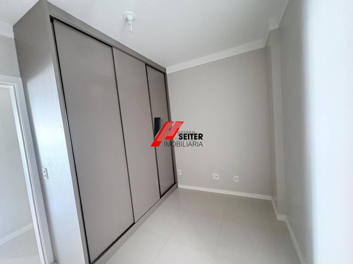 Apartamento de 4 dormitorios com suite para alugar Tom Jobim Itacorubi