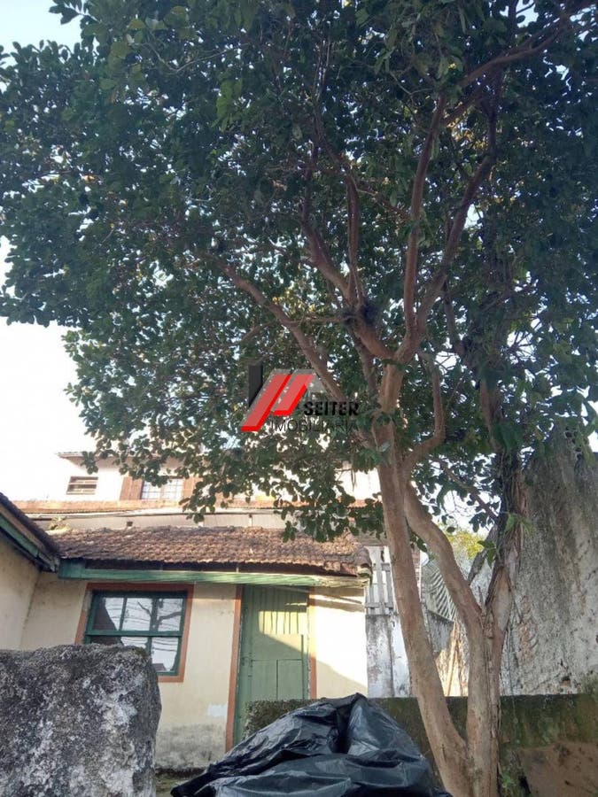 Terreno à venda no bairro Agronômica em Florianópolis