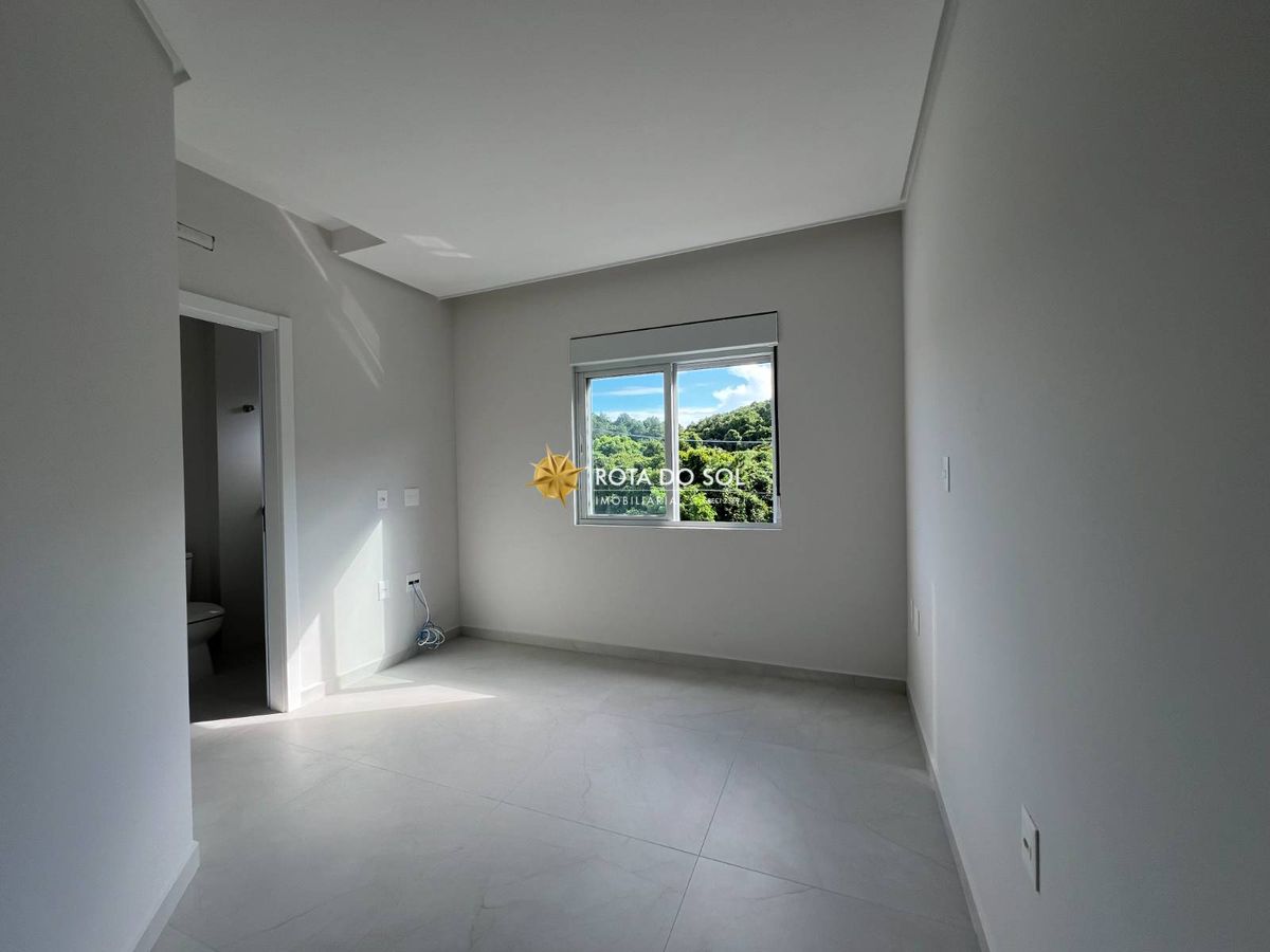 Vila das Galés Triplex 3 suítes beira mar Praia de Quatro Ilhas Bombinhas SC — foto 8