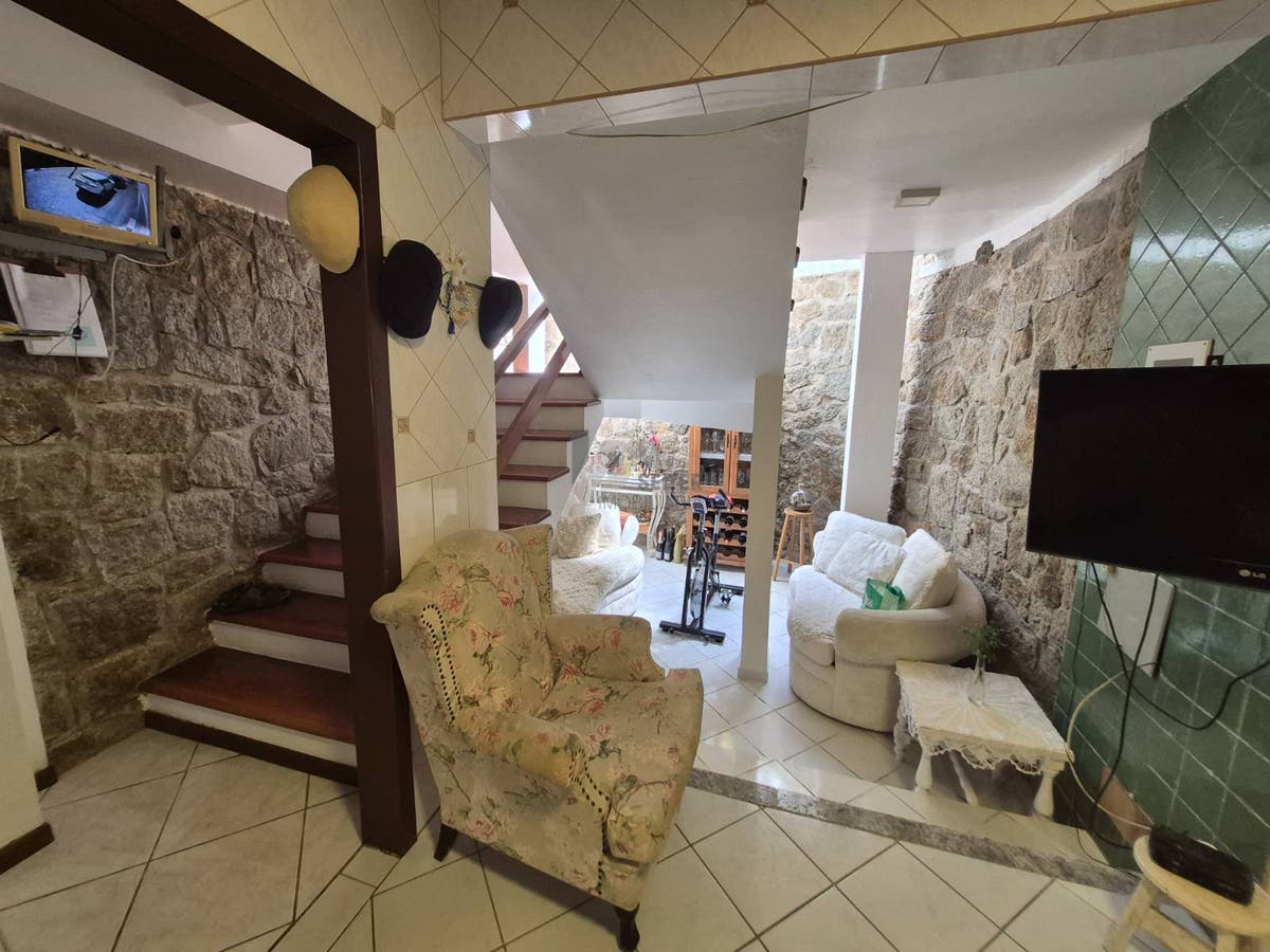 Casa a venda na Trindade com 5 dormitórios Florianópolis