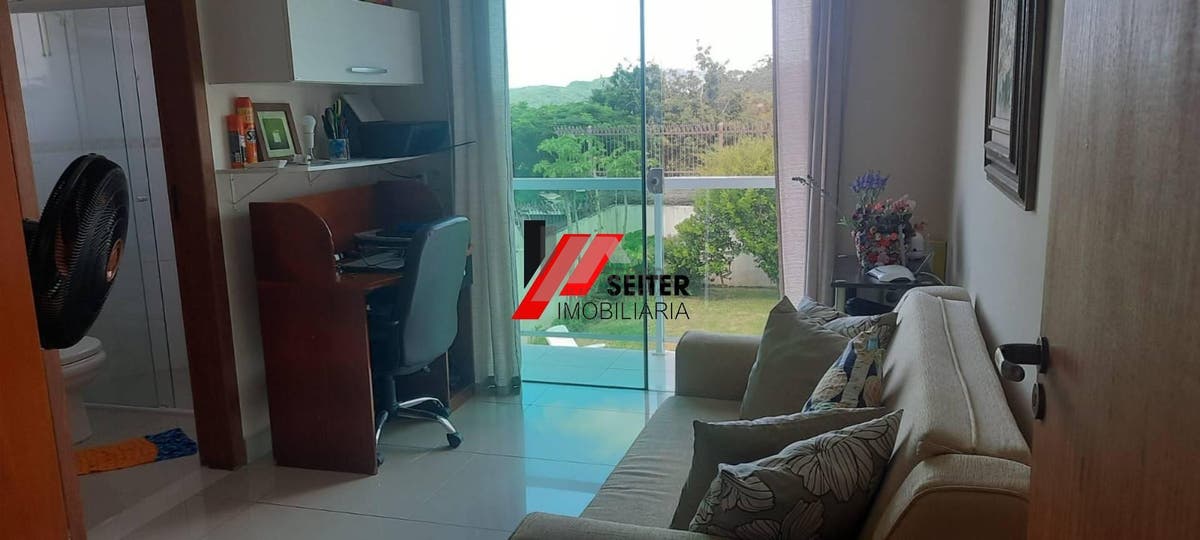 Casa a venda com 4 quartos sendo 4 suítes, 5 banheiros e 5 vagas de garagem, com area total de 279m²