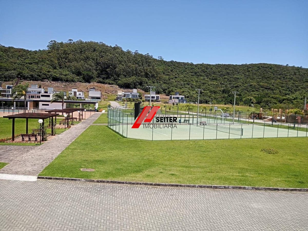 Terreno à venda em condomínio fechado no bairro Ingleses em Florianópolis