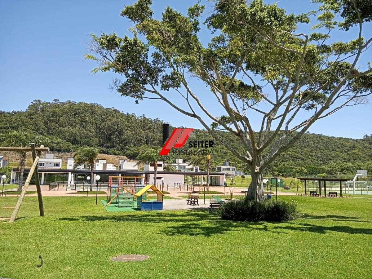 Terreno à venda em condomínio fechado no bairro Ingleses em Florianópolis